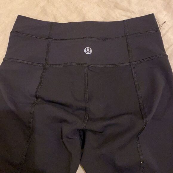 Lululemon black leggings. - Picture 5 of 8
